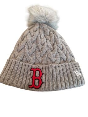New Era womans Grey Pom Pom Beanie with Red 'B' Logo